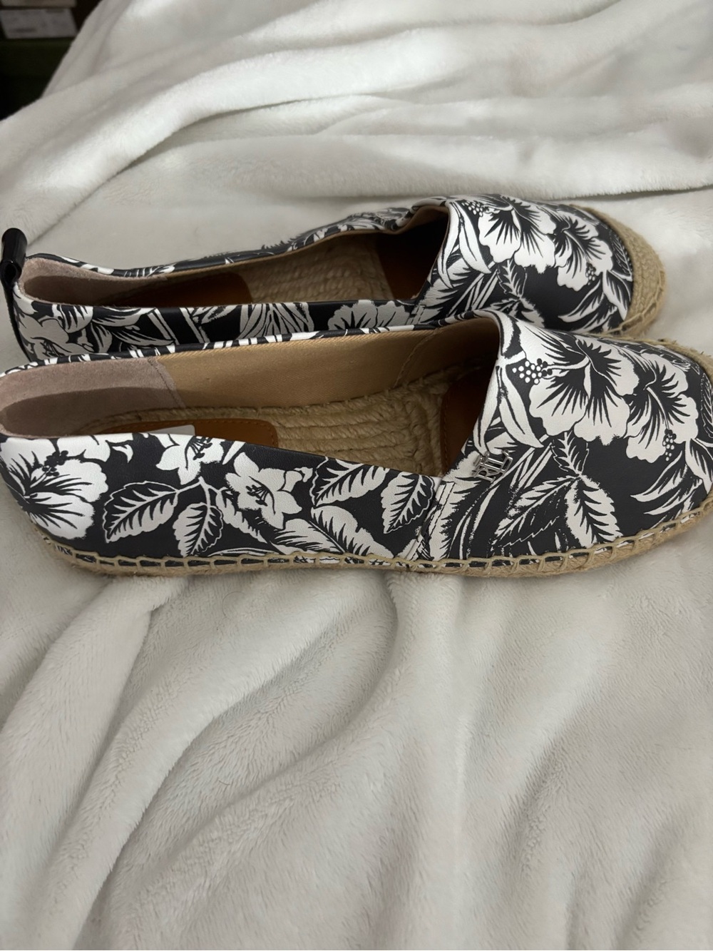 Lauren Ralph Lauren Black & White Floral Espadrille Flats - Picture 3 of 6